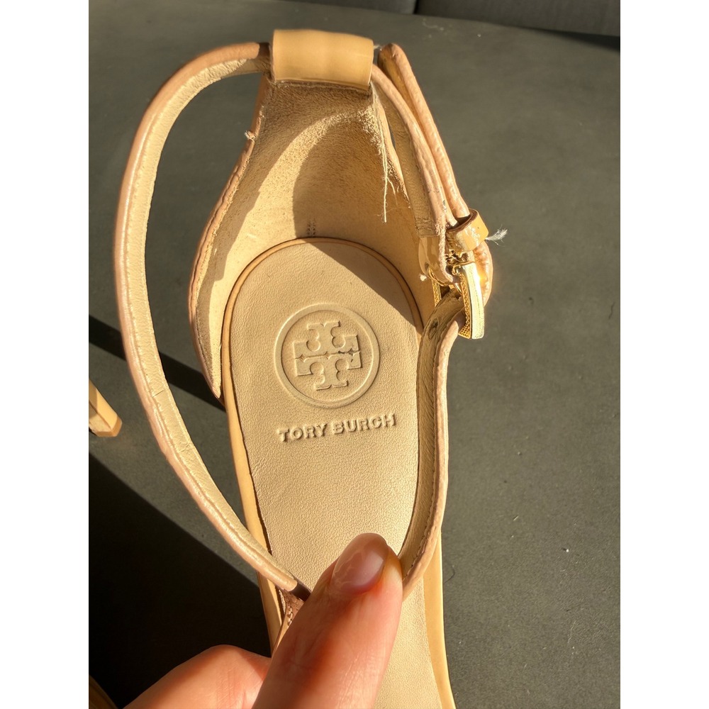 Tory‎ Burch Strappy Stiletto Sandals Womens 7M Nude EUC Patent Leather T-Strap - Picture 7 of 8